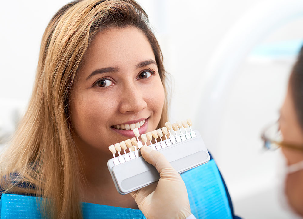 sample teeth being compared with patient's teeth